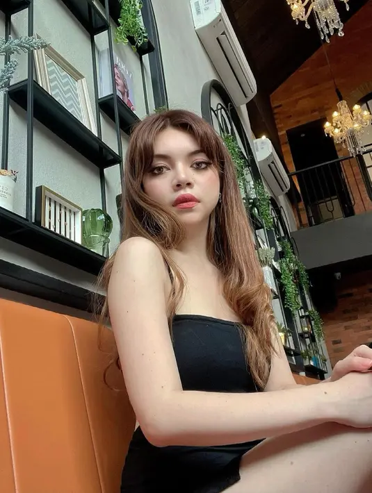 <p>Bonus yang diberikan Hotman Paris diakui Monna Frans, beragam. Bisa berbentuk barang atau pun uang. (FOTO: instagram.com/monnafrans/)</p>