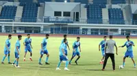 Timnas Bahrain U-23 saat latihan di Stadion SPOrT Jabar, Jalan Arcamanik, Kota Bandung, Selasa (14/8/2018). (Bola.com/Muhammad Ginanjar)