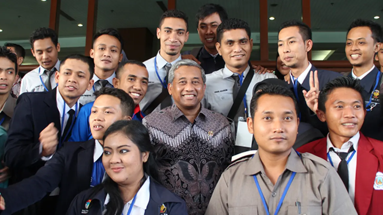 Kemendikbud Bangga Atas Dedikasi Guru SM3T Mendidik Anak Negeri