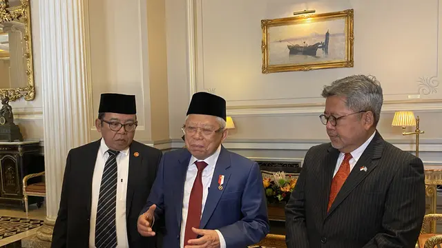 Wakil Presiden (Wapres) Ma’ruf Amin (tengah) di Yunani (Liputan6.com/Delvira Hutabarat)