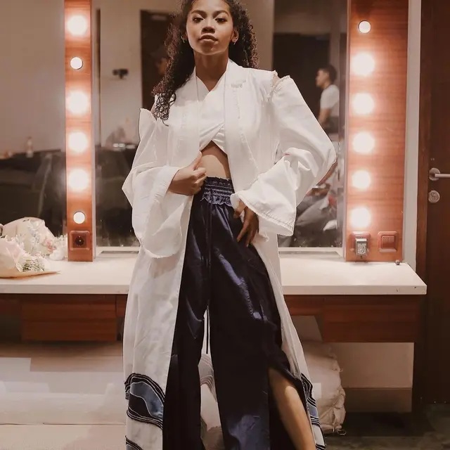 6 Potret Zsa Zsa Utari ketika Hadiri Gala Premiere Film, Terbaru Disebut Mirip Beyonce