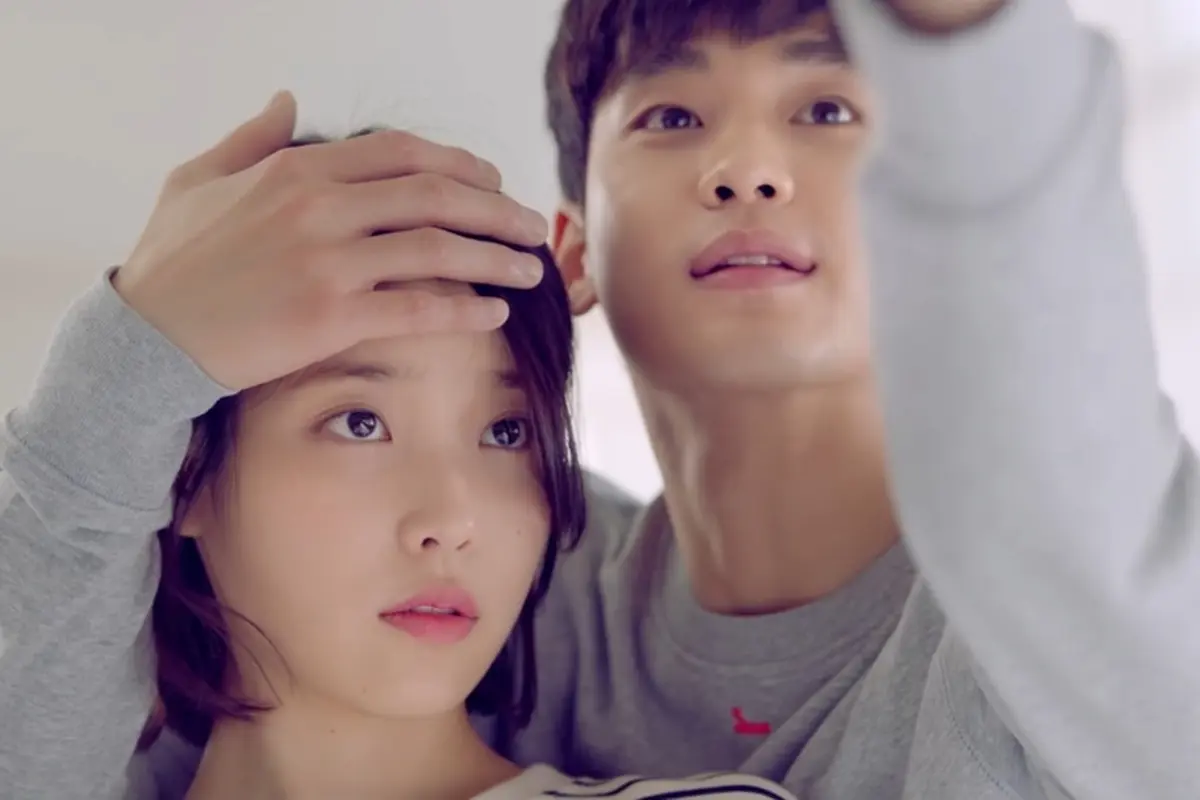 [Bintang] Romantisnya IU dan Kim Soo Hyun di MV Ending Scene