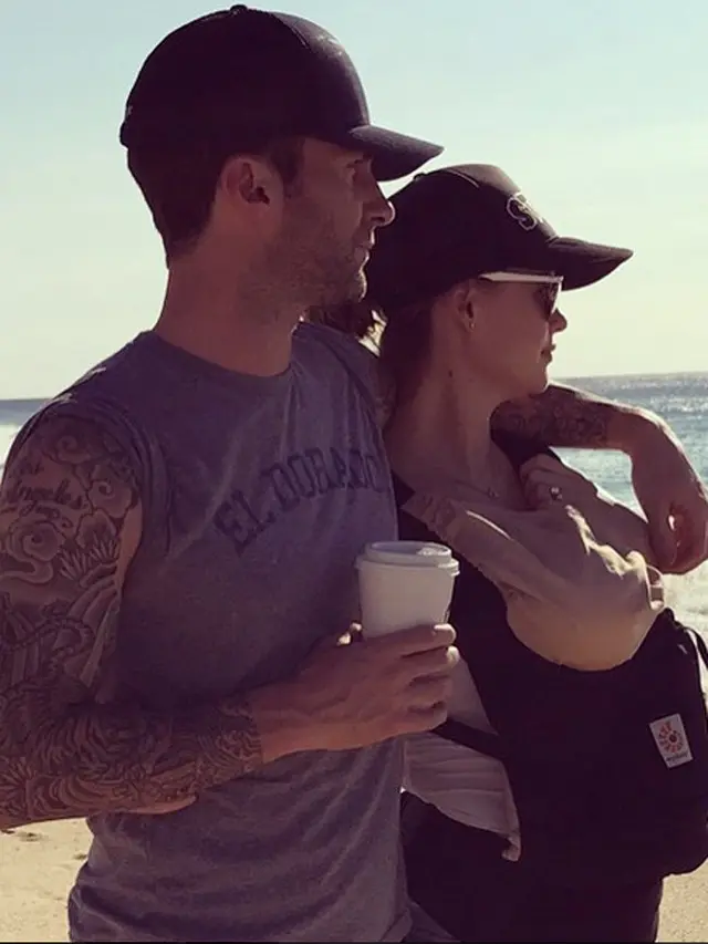 [Bintang] Adam Levine - Behati Prinsloo