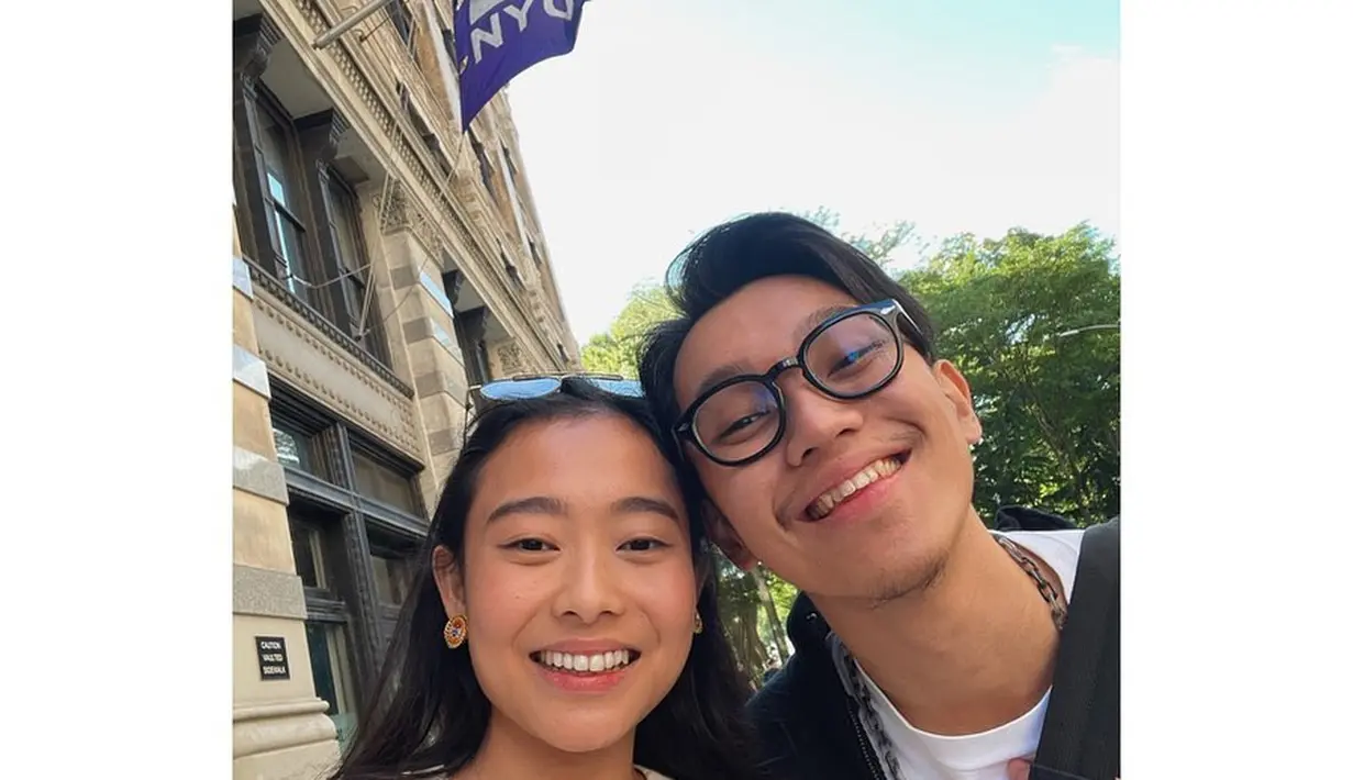 Bahkan, beberapa penggemarnya menyebut Brandon Salim dan Dhika Himawan bak pasangan idol KPop yang kini sedang ramai dibicarakan. (FOTO: instagram.com/brandonsalim/)