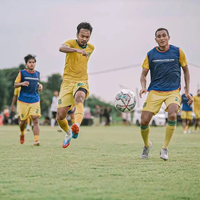 6 Potret Latihan Tim Persebaya, Persiapan Jelang Seri Keempat BRI Liga 1