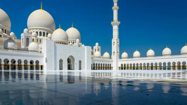Ilustrasi Masjid/Photo by Nick Fewings on Unsplash