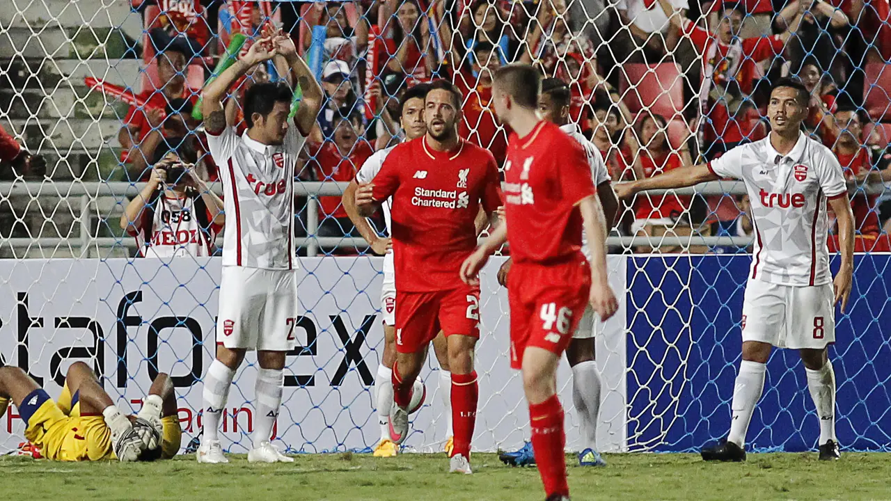 Liverpool Menang Besar di Thailand