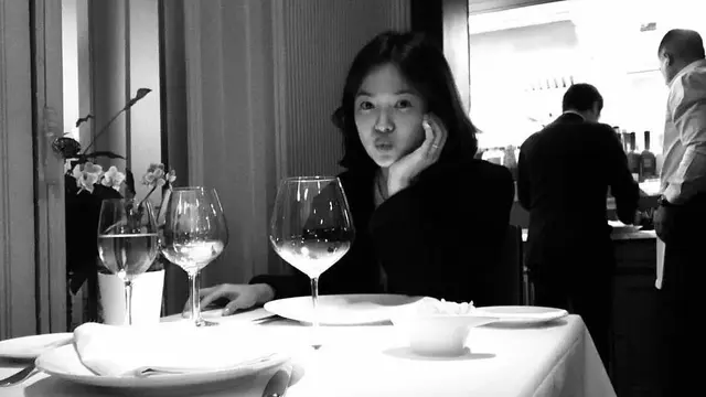 [Bintang] Song Hye Kyo Diancam Disiram Air Keras, Sang Ibunda Malah Maafkan Pelaku