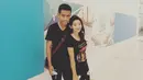 Akan tetapi kesuksesan itu tak membuat Fildan lupa diri. Ia berama sang istri, Samiati tetap tampil sederhana walaupun punya banyak uang. (Foto: instagram.com/da4_fildan)