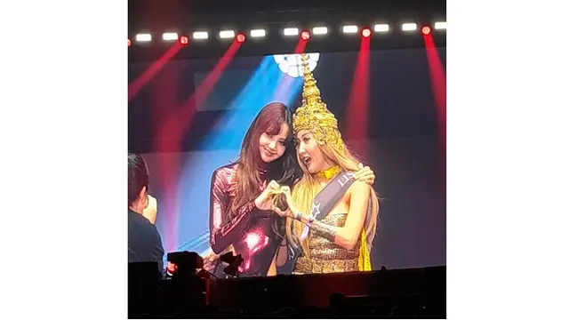 7 Momen Seru Fan Meetup Lisa di Jakarta, Pakai Jet Pribadi hingga Cicipi Rendang