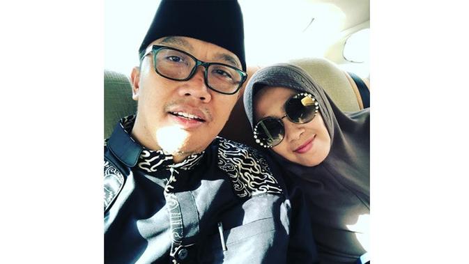 7 Potret Shohibah Rohmah Istri Imam Nahrawi, Desainer Busana Muslim yang Memesona (sumber: Instagram.com/obib_nahrawi)