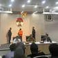 Komisi Pemberantasan Korupsi (KPK) menahan Wali Kota Bima, Nusa Tenggara Barat (NTB) Muhammad Lutfi (MLI). (Liputan6.com/Fachrur Rozie)