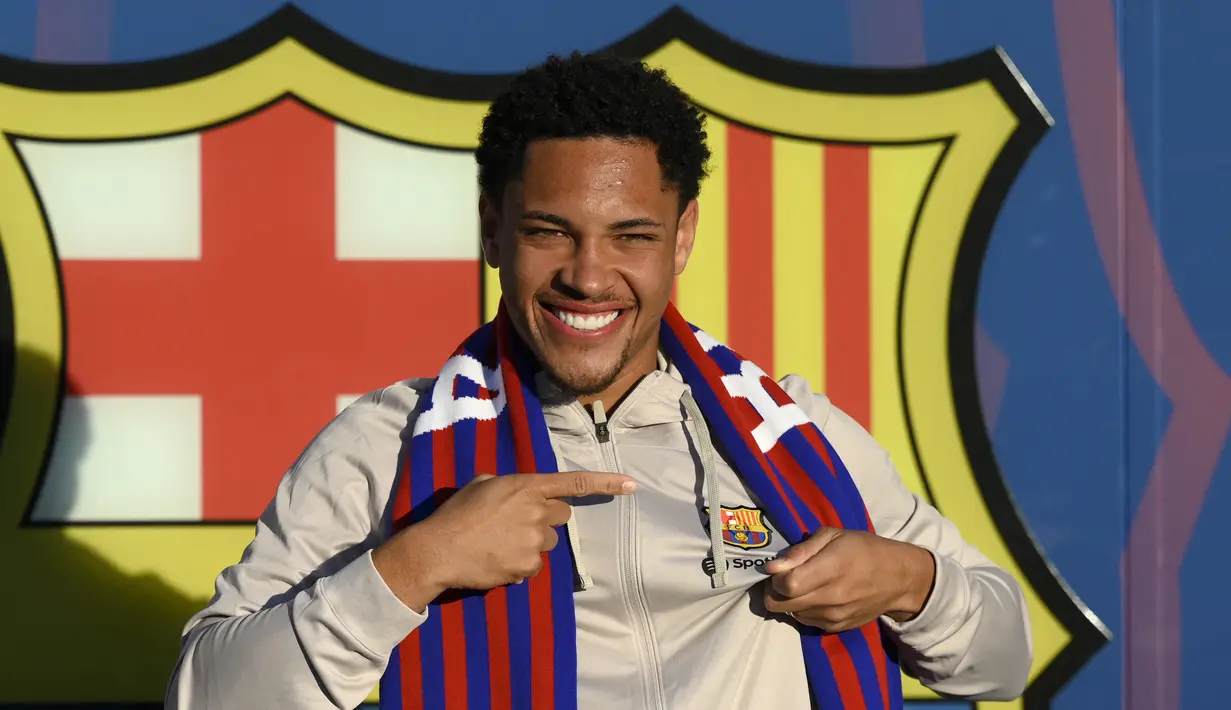 Pemain Baru Barcelona Vitor Roque Resmi Berlabuh - Foto Liputan6.com