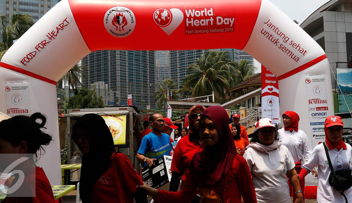 Yayasan Jantung Indonesia gelar acara bazar dan promosi 'Food for Heart', Jakarta, Minggu (27/9/2015). Acara tersebut digelar dalam rangka memperingati Hari Jantung Sedunia 2015 yang mengusung tema 'Jantung Sehat untuk Semua'. (Liputan6.com/Yoppy Renato)