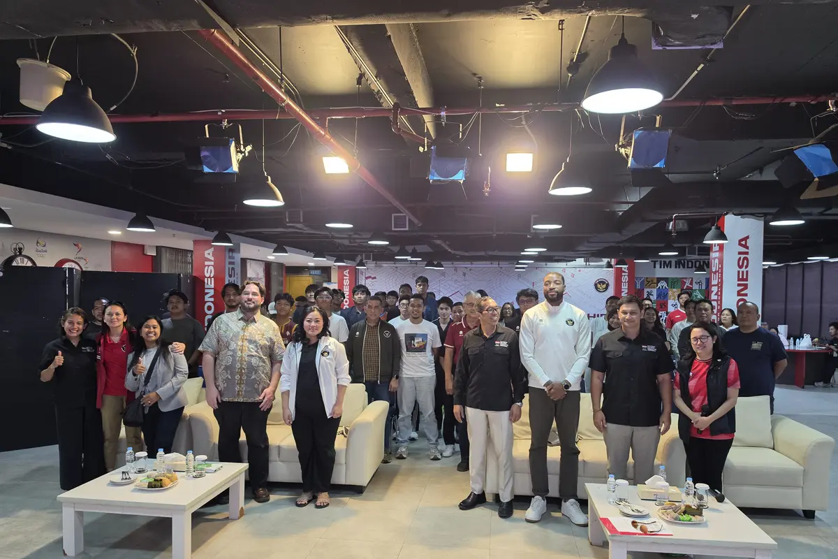 Jamarr Andre Johnson menghadiri diskusi di kantor Komite Olimpiade Indonesia