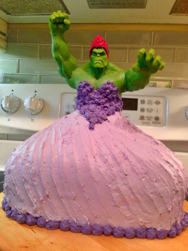 Hulk Princess karya Brian Elton dan istrinya | copyright imgur.com/@_b_ri_