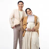 Maternity Shoot Gritte Agatha dan Suami. [@gritteagathaa]