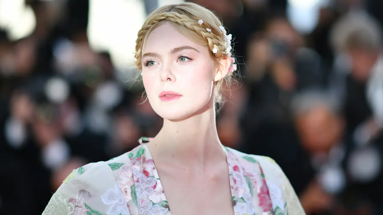 Cantiknya Elle Fanning di Karpet Merah Festival Film Cannes