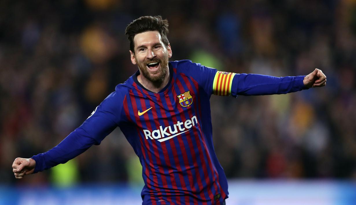 Striker Barcelona, Lionel Messi, melakukan selebrasi usai membobol gawang Manchester United pada laga Liga Champions 2019 di Stadion Camp Nou, Selasa (16/4). Barcelona menang 3-0 atas Manchester United. (AP/Manu Fernandez)