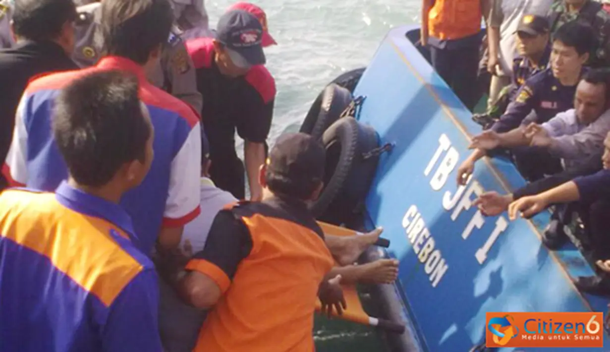 Citizen6, Bakauheni: Kecelakaan tersebut terjadi akibat Kapal Motor Penyeberangan (KMP) Bahuga Jaya yang ditabrak oleh kapal kargo Norgas Chantika. (Pengirim: Hendricus Widiantoro)