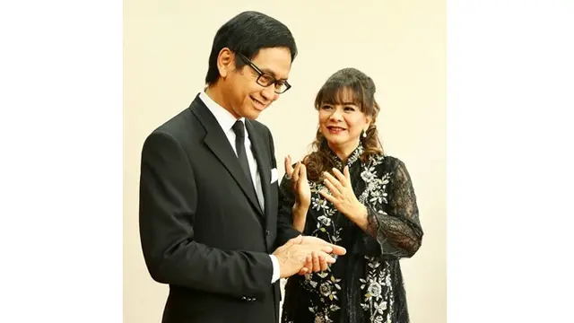Addie MS Genap berusia 60 Tahun, Ini 7 Potret Mesranya dengan Sang Istri
