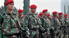 Jelang pelantikan Presiden, TNI dan Polri menggelar upacara gabungan kesiapan pengamanan, Jakarta, (16/10/14). (Liputan6.com/Johan Tallo)