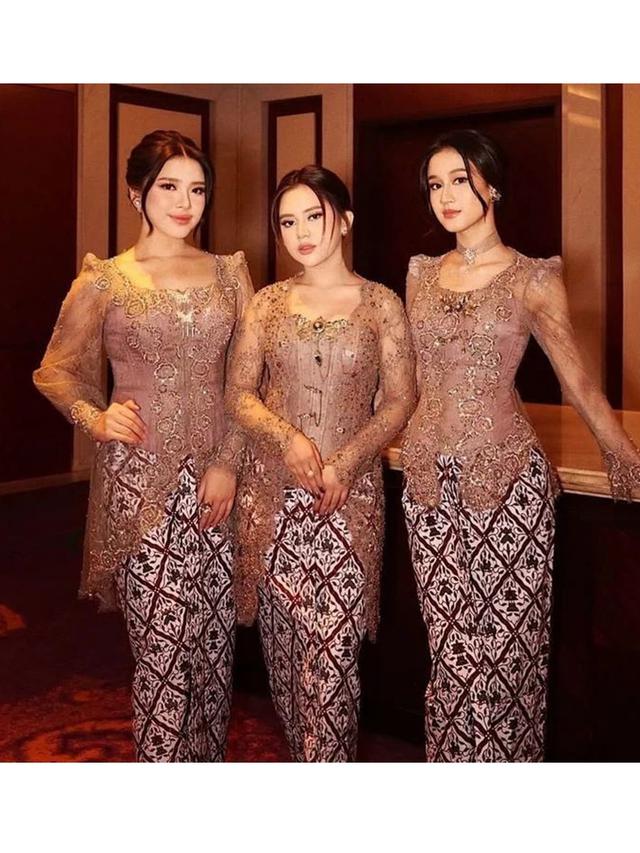 6 Potret Bridesmaid di Akad Nikah Mahalini dan Rizky Febian, Ada Aaliyah Massaid