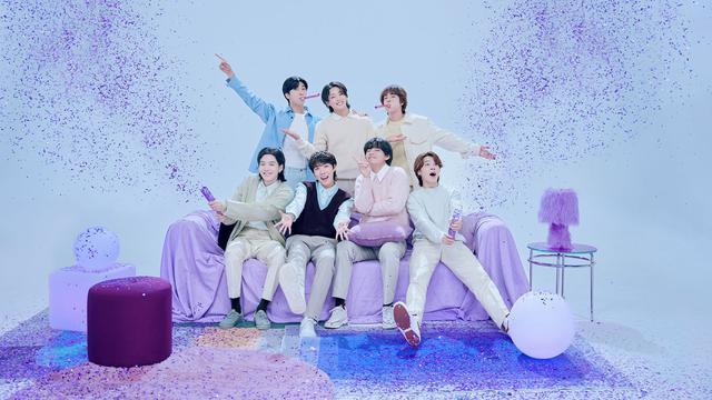 BTS dalam photo session khusus untuk ulang tahun mereka ke-10. (Source: Weverse)