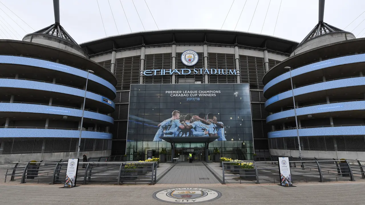 FOTO: Manchester City Mulai Mempersiapkan Pesta Juara Premier League