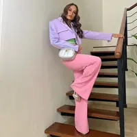 Memadukan 4 warna dalam satu outfit membuat penampilan Cinta Laura semakin stunning. (sumber: Instag