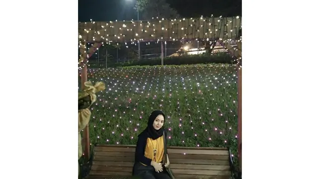 Wanita Ini Minta Fotonya Diedit Agar Tak Terlihat Jomblo, 7 Hasilnya Bikin Geleng Kepala