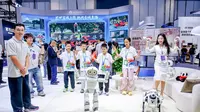 Bukan Sekadar Pajangan, Robot AiMOGA Kini Bekerja di Dunia Nyata