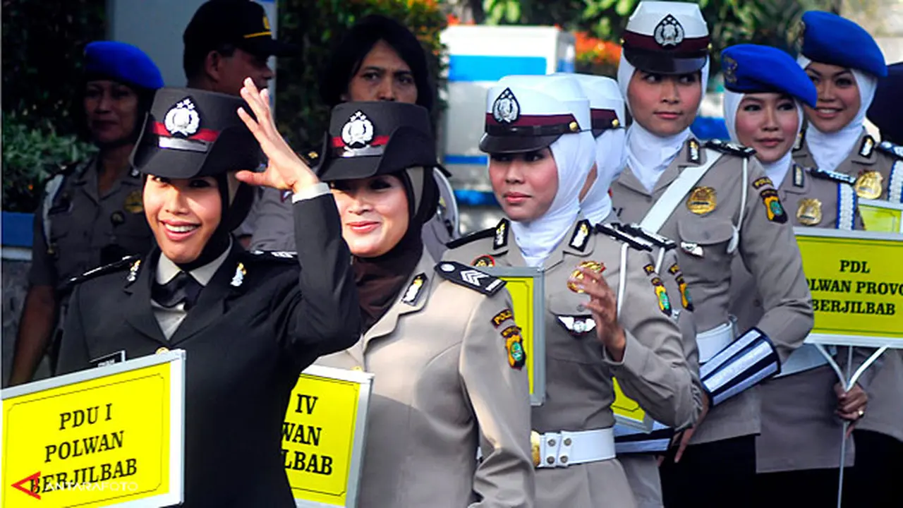 polwan-berjilbab-131202b.jpg