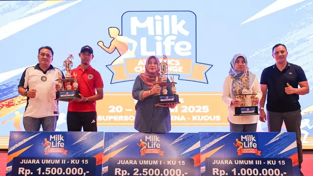 Tim atletik SMP 1 Dawe membuktikan keunggulannya di KU 15 usai meraih 16 medali juara. (istimewa)
