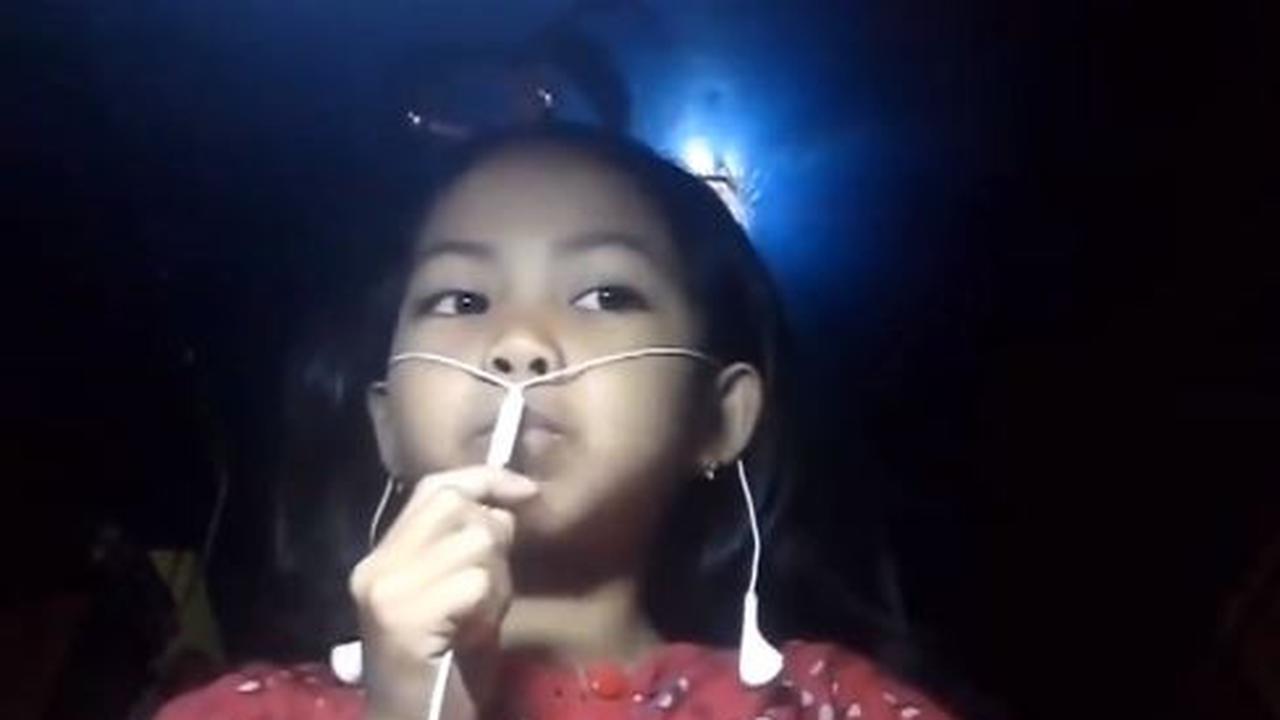 video ASMR review makanan