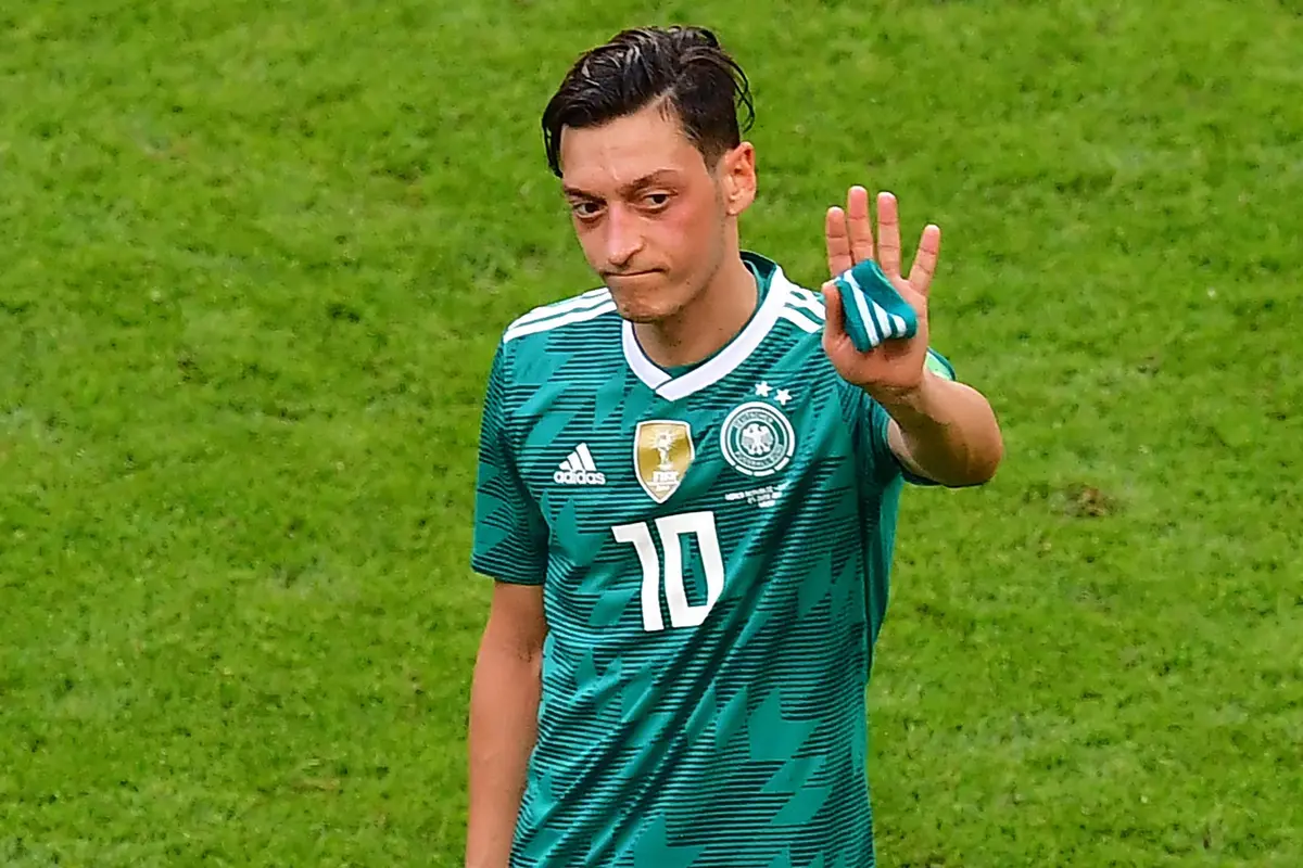 Mesut Ozil, Timnas Jerman, Pensiun