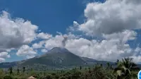 PVMBG Badan Geologi Kementerian ESDM mencatat Gunung Lewotobi Laki-laki kembali erupsi sebanyak tiga kali dalam periode pengamatan 23 September 2025 hingga pukul 12.00 WITA. (Antara)