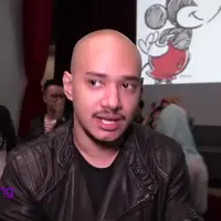 Husein ternyata sudah memiliki wanita special di hidupnya. Saat ini kekasihnya masih berusia 20 tahun dan bernama Zachira. Wanita special Husein ini adalah cucu dari penyanyi dangdut Elvy Sukaesih