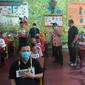 Pemkot Serang menggelar simulasi protokol kesehatan di sekolah. Wali Kota Serang Safrudin bakal membuka kembali sekolah tatap muka pada 18 Agustus 2020. (Liputan6.com/ Yandhi Deslatama)