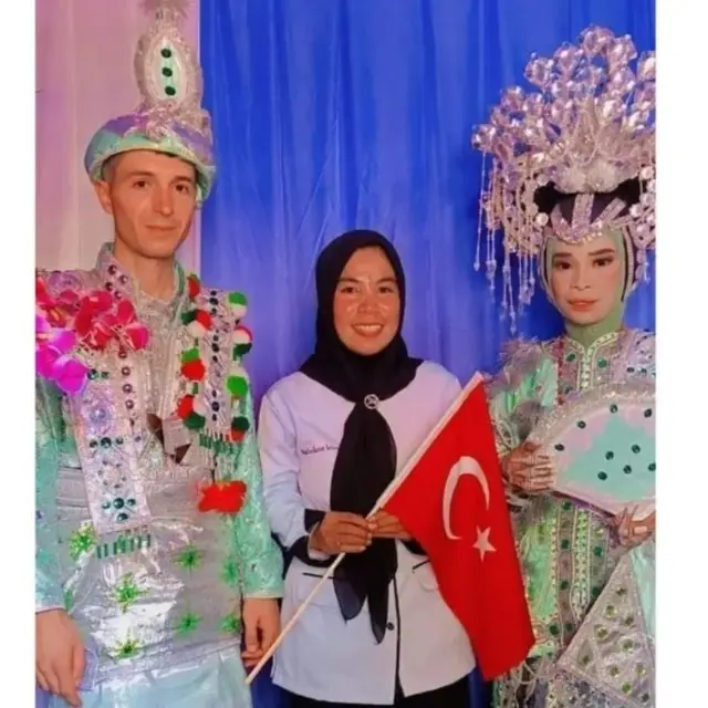 Viral Pria Turki Rela Datang ke Maluku Utara Demi Nikahi Kekasihnya, Banjir Pujian Warganet.