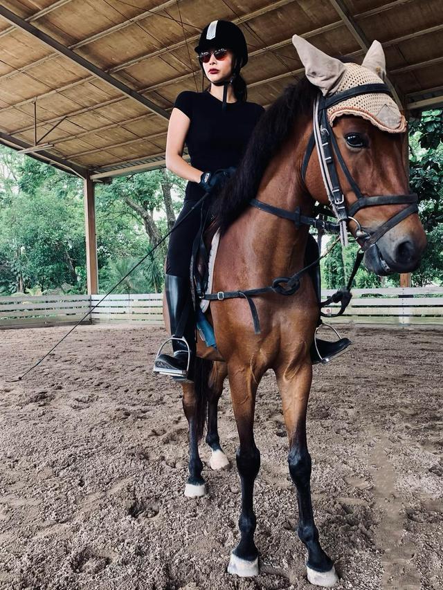 Kerap Tampil Sporty, Ini 6 Potret Dita Anggraeni Jalani Olahraga