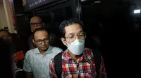 Edward Akbar Serasa Kena Double Combo Hadapi Gugatan Cerai dan Dipolisikan Kimberly Ryder