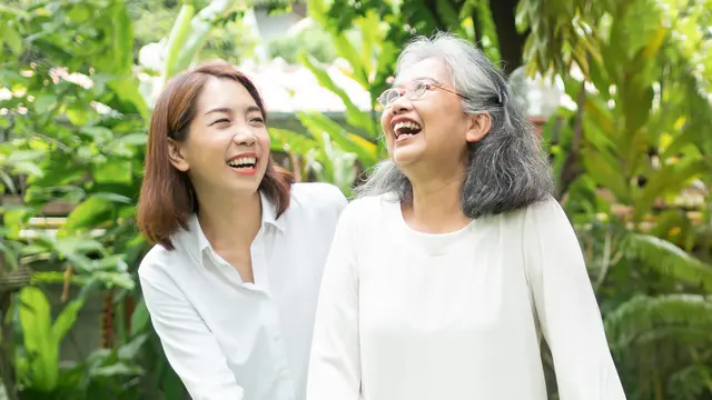 cinta ibu dan ingin membuatmu senyuman