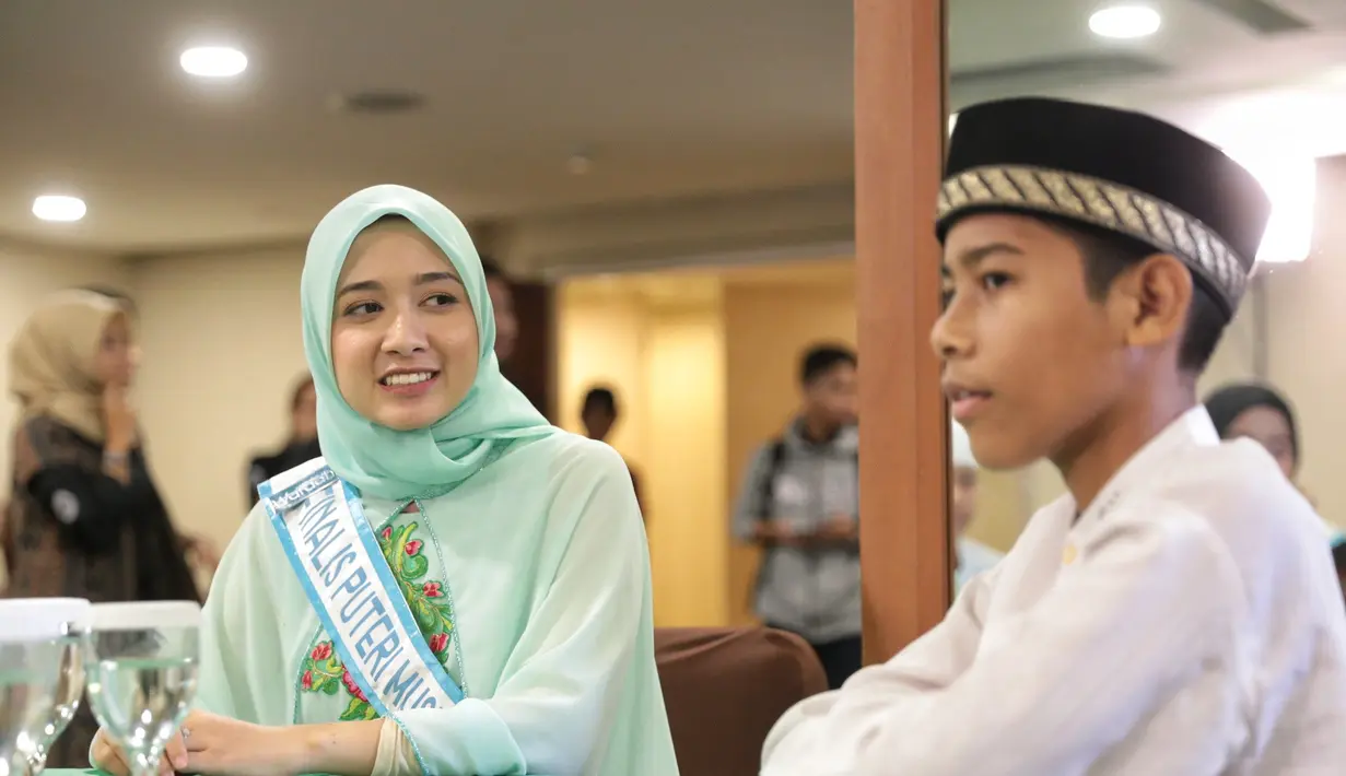 "Saya turut berbahagia bertemu dengan anak-anak ini karena itu pengalaman luar biasa buat saya. Dengan acara seperti ini semoga kita bisa memberikan manfaat untuk orang disekitar kita,” tutur Shaza Belladona. (Adrian Putra/Bintang.com)