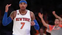 Forward New York Knicks, Carmelo Anthony, mencetak 20 poin untuk membantu timnya mengalahkan New Orleans Pelicans 106-98, Minggu (4/12/2016). (NBA)