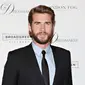 Tahu nggak kalau Liam Hemsworth yang pertama kali ditawari peran Thor? Namun Marvel pun memanggil sang kakak dan Chris ternyata lebih cocok memegang peran tersebut. Kira-kira mereka sempat berantem nggak ya? (CINDY ORD / GETTY IMAGES NORTH AMERICA / AFP)