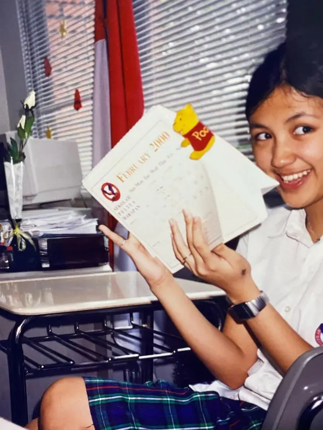 Lakukan '20 Years Challenge' Ini 6 Potret Masa Remaja Sharena Gunawan