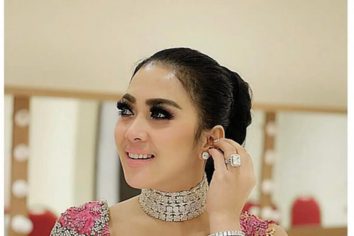 [Bintang] Syahrini