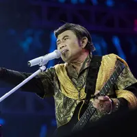 Selain Rhoma Irama, panggung ulang tahun MNCTV yang ke-24 pada Selasa 20 Oktober 2015 tersebut juga dimeriahkan oleh deretan penyanyi tanah air seperti Wali dan Karina Salim. (Deki Prayoga/Bintang.com)
