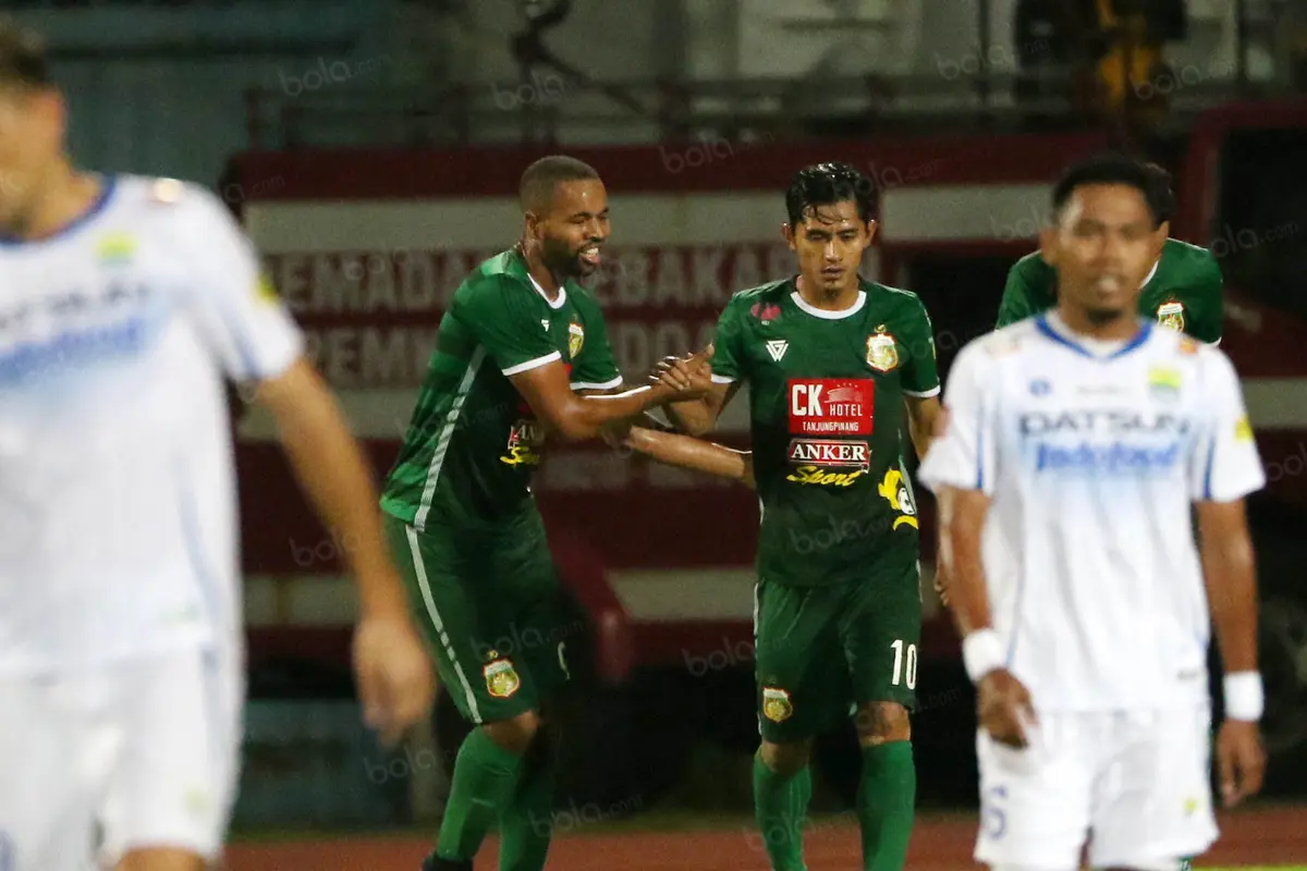 Bhayangkara Surabaya United vs Persib Bandung